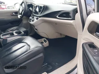 2017 Chrysler Pacifica Touring L with VIN 2C4RC1BG1HR803027, listed as a IAAI auction lot 41896775 with 112,896 mi miles and . Bid and sale history available at DreamBid. Image 5.