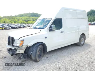 2021 Nissan NV Cargo SV z VIN 1N6BF0LY4MN806857, wystawiony jako Copart lot #81385814 z przebiegiem 95 151 mil mil oraz Szkody całkowita. Historia ofert i sprzedaży dostępna na DreamBid. Obrazek 1.