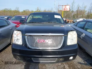 2011 GMC Yukon XL Denali with VIN 1GKS1MEF7BR271098, listed as a IAAI auction lot 42064073 with 218,601 mi miles. Bid and sale history available at carsss.com. Image 12.
