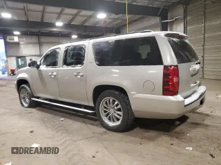 2008 Chevrolet Suburban LT w/3LT with VIN 3GNFK16378G134191, listed as a Copart auction lot 41344985 with 186,474 mi miles and Salvage Title. Bid and sale history available at carsss.com. Image 2.