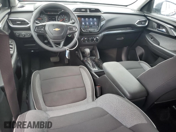 2021 Chevrolet TrailBlazer LT with VIN KL79MRSLXMB115977, listed as a Copart auction lot 55130945 with 38,457 mi miles and Salvage Title. Bid and sale history available at DreamBid. Image 8.
