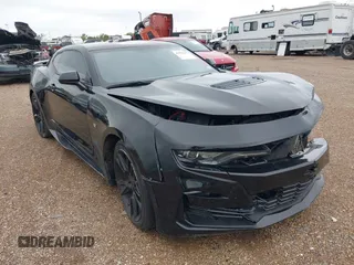 2019 Chevrolet Camaro 1SS z VIN 1G1FF1R70K0111514, wystawiony jako IAAI lot #41924277 z przebiegiem Nie podano mil oraz . Historia ofert i sprzedaży dostępna na DreamBid. Obrazek 1.