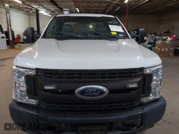 2018 Ford F-250 XL с VIN 1FT7X2A60JEC48083, выставлен на аукционе IAAI как лот 42175872 с пробегом 213 705 миль миль и . История ставок и продаж доступна на DreamBid. Изображение 6.