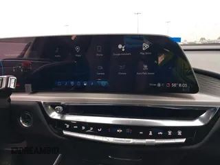2024 Cadillac LYRIQ Luxury z VIN 1GYKPPRK1RZ109216, wystawiony jako IAAI lot #42180416 z przebiegiem 13 470 mil mil oraz . Historia ofert i sprzedaży dostępna na DreamBid. Obrazek 21.