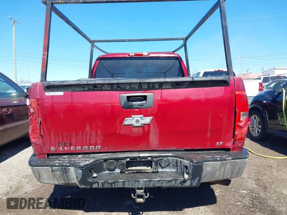 2007 Chevrolet Silverado 1500 LT w/1LT with VIN 2GCEC19C071686992, listed as a IAAI auction lot 41602817 with 395,297 mi miles. Bid and sale history available at carsss.com. Image 16.
