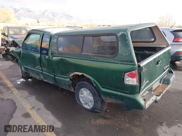 1997 GMC Sonoma SLS with VIN 1GTDT19X0V8502966, listed as a IAAI auction lot 41331331 with 308,584 mi miles. Bid and sale history available at carsss.com. Image 3.