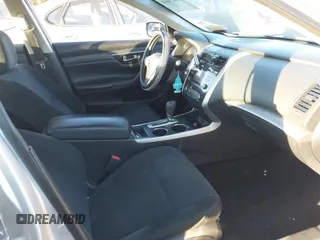 2015 Nissan Altima 2.5 SV with VIN 1N4AL3AP2FC591938, listed as a IAAI auction lot 41023604 with 132,988 mi miles. Bid and sale history available at carsss.com. Image 5.
