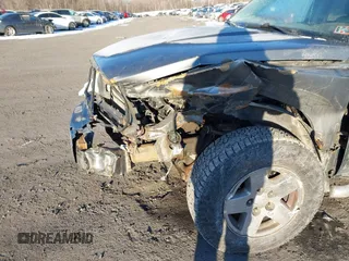 2006 Dodge Dakota SLT with VIN 1D7HW48K56S699157, listed as a IAAI auction lot 41333140 with 273,055 mi miles. Bid and sale history available at carsss.com. Image 6.