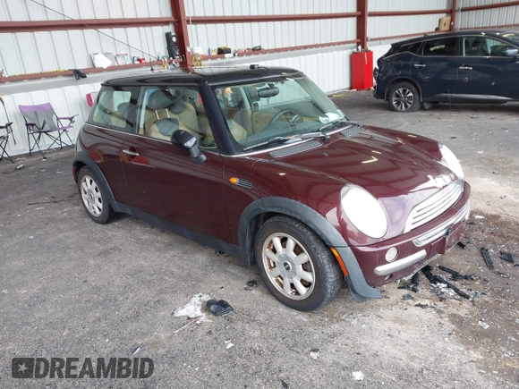 2003 MINI Hardtop с VIN WMWRC33473TC39868, выставлен на аукционе IAAI как лот 41279678 с пробегом 162 005 миль миль и . История ставок и продаж доступна на DreamBid. Изображение 1.