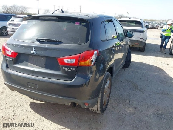 2015 Mitsubishi Outlander Sport ES with VIN 4A4AP3AU3FE030021, listed as a IAAI auction lot 41712903 with 124,831 mi miles. Bid and sale history available at carsss.com. Image 3.