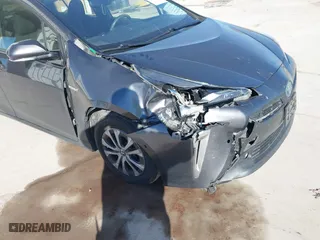 2019 Toyota Prius LE with VIN JTDL9RFUXK3012952, listed as a IAAI auction lot 41134169 with 76,125 mi miles. Bid and sale history available at carsss.com. Image 6.