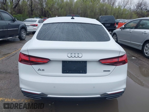 2022 Audi A5 Sportback S line Premium Plus z VIN WAUFACF57NA033636, wystawiony jako IAAI lot #41947545 z przebiegiem 75 797 mil mil oraz . Historia ofert i sprzedaży dostępna na DreamBid. Obrazek 17.