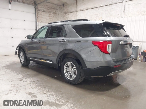 2023 Ford Explorer XLT with VIN 1FMSK8DH6PGB44473, listed as a IAAI auction lot 42217758 with 31,978 mi miles and . Bid and sale history available at carsss.com. Image 3.