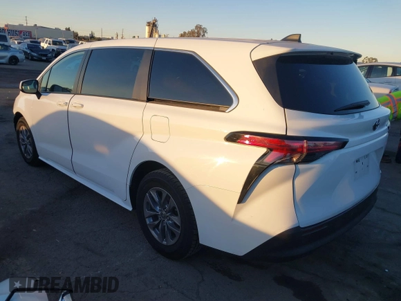 2022 Toyota Sienna LE с VIN 5TDKRKEC3NS115774, выставлен на аукционе IAAI как лот 41396838 с пробегом 59 552 миль миль и . История ставок и продаж доступна на DreamBid. Изображение 3.