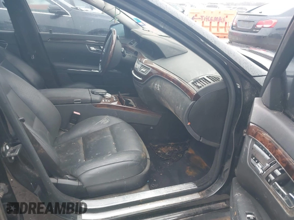 2011 Mercedes-Benz S-Class S 550 with VIN WDDNG7BB1BA375438, listed as a IAAI auction lot 41605141 with 110,972 mi miles. Bid and sale history available at carsss.com. Image 5.