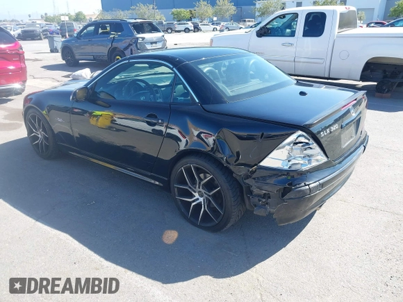 2004 Mercedes-Benz SLK 230/320 z VIN WDBKK65FX4F308099, wystawiony jako IAAI lot #42320907 z przebiegiem 173 122 mil mil oraz . Historia ofert i sprzedaży dostępna na DreamBid. Obrazek 6.