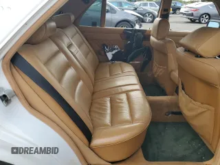 1989 Mercedes-Benz 560 with VIN WDBCA39E2KA479060, listed as a Copart auction lot 81924154 with 172,377 mi miles and Salvage Title. Bid and sale history available at DreamBid. Image 10.