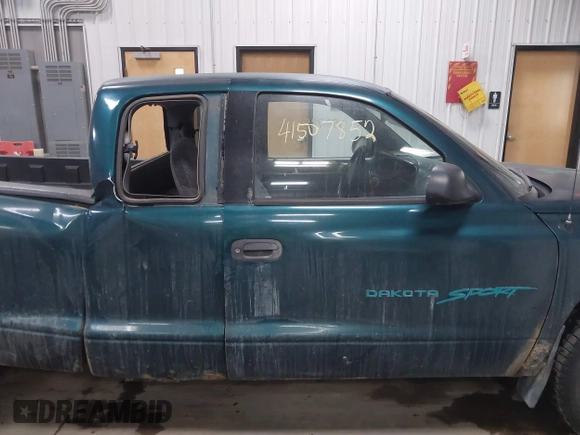 1998 Dodge Dakota with VIN 1B7FL22P1WS723652, listed as a IAAI auction lot 41507852 with 296,031 mi miles. Bid and sale history available at carsss.com. Image 14.