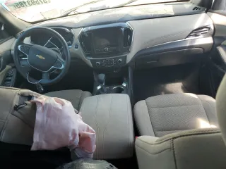 2023 Chevrolet Traverse LS z VIN 1GNERFKW3PJ343638, wystawiony jako Copart lot #57593185 z przebiegiem 20 270 mil mil oraz Szkoda całkowita • Salvage title. Historia ofert i sprzedaży dostępna na DreamBid. Obrazek 8.
