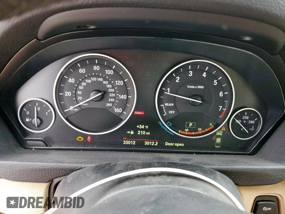 2018 BMW 3 Series 320i with VIN WBA8A9C54JAH12292, listed as a Copart auction lot 46130525 with 33,012 mi miles and Salvage Title. Bid and sale history available at carsss.com. Image 9.