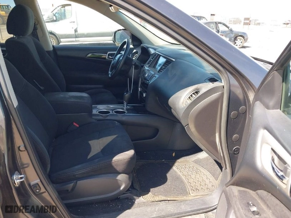 2014 Nissan Pathfinder SV with VIN 5N1AR2MN7EC703558, listed as a IAAI auction lot 41715058 with 209,886 mi miles. Bid and sale history available at carsss.com. Image 5.