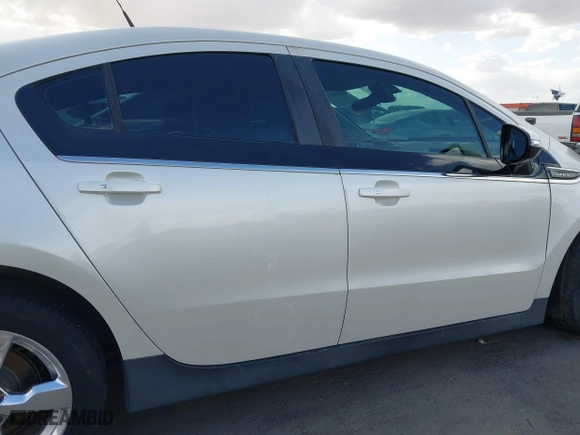 2013 Chevrolet Volt with VIN 1G1RB6E4XDU144257, listed as a IAAI auction lot 41958177 with 1 mi miles. Bid and sale history available at carsss.com. Image 12.