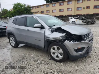 2019 Jeep Compass Latitude with VIN 3C4NJCBB3KT636386, listed as a Copart auction lot 58555305 with 97,923 mi miles and Salvage title. Bid and sale history available at DreamBid. Image 4.