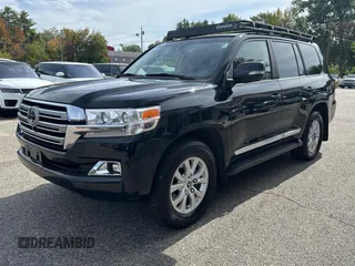 2017 Toyota Land Cruiser z VIN JTMCY7AJ7H4050517, wystawiony jako Copart lot #73833724 z przebiegiem 137 775 mil mil oraz Czysty tytuł • Clean title. Historia ofert i sprzedaży dostępna na DreamBid. Obrazek 2.