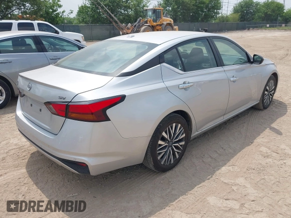 2024 Nissan Altima SV with VIN 1N4BL4DV5RN391004, listed as a IAAI auction lot 41942200 with 28,958 mi miles and . Bid and sale history available at DreamBid. Image 4.