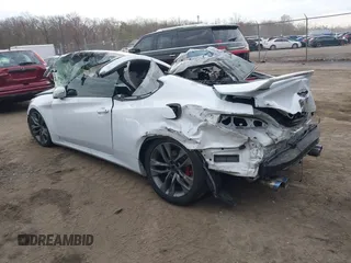 2014 Hyundai Genesis Coupe 3.8 Ultimate with VIN KMHHU6KJ3EU118037, listed as a IAAI auction lot 41898372 with 1 mi miles. Bid and sale history available at carsss.com. Image 3.