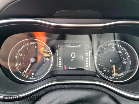2019 Jeep Cherokee Latitude Plus with VIN 1C4PJLLN6KD147469, listed as a Copart auction lot 53703725 with 70,606 mi miles and Clean title. Bid and sale history available at DreamBid. Image 9.