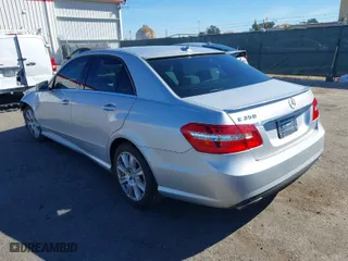 2012 Mercedes-Benz E-Class E 350 Luxury BlueTEC with VIN WDDHF2EBXCA567845, listed as a IAAI auction lot 40588402 with 93,930 mi miles. Bid and sale history available at carsss.com. Image 3.