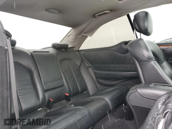 2008 Mercedes-Benz CLK 350 z VIN WDBTJ56H68F241279, wystawiony jako Copart lot #88114995 z przebiegiem 151 961 mil mil oraz Szkoda całkowita • Salvage title. Historia ofert i sprzedaży dostępna na DreamBid. Obrazek 10.