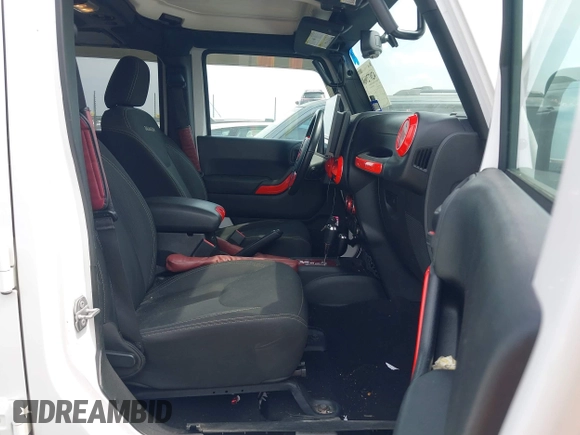 2018 Jeep Wrangler Unlimited Sahara with VIN 1C4HJWEG1JL801934, listed as a IAAI auction lot 42072968 with 112,432 mi miles and . Bid and sale history available at DreamBid. Image 5.