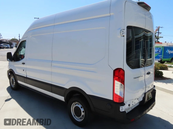 2020 Ford Transit Cargo с VIN 1FTBR1X8XLKB60749, выставлен на аукционе Copart как лот 61684405 с пробегом 77 415 миль миль и Списание • Salvage title. История ставок и продаж доступна на DreamBid. Изображение 4.
