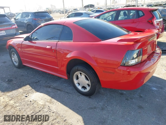 2001 Ford Mustang Standard z VIN 1FAFP40441F122154, wystawiony jako IAAI lot #41866131 z przebiegiem 214 865 mil mil oraz . Historia ofert i sprzedaży dostępna na DreamBid. Obrazek 3.