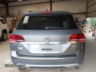 2018 Volkswagen Atlas SE with VIN 1V2LR2CA5JC521085, listed as a IAAI auction lot 42322031 with 100,262 mi miles and . Bid and sale history available at DreamBid. Image 17.