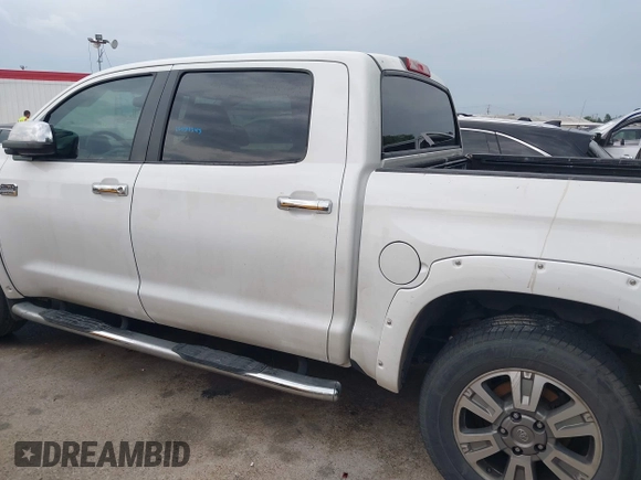2015 Toyota Tundra Platinum z VIN 5TFGY5F14FX178336, wystawiony jako IAAI lot #42468099 z przebiegiem 239 977 mil mil oraz . Historia ofert i sprzedaży dostępna na DreamBid. Obrazek 14.
