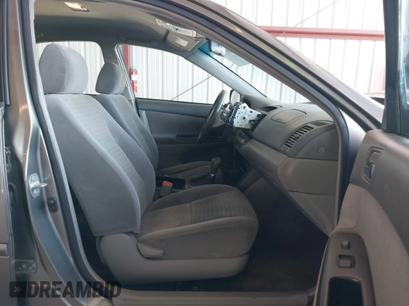 2006 Toyota Camry STD with VIN 4T1BE32K36U723879, listed as a IAAI auction lot 42007707 with 186,885 mi miles. Bid and sale history available at carsss.com. Image 5.