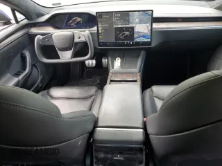 2021 Tesla Model S Long Range z VIN 5YJSA1E52MF428241, wystawiony jako Copart lot #57302035 z przebiegiem 67 775 mil mil oraz Szkoda całkowita • Salvage title. Historia ofert i sprzedaży dostępna na DreamBid. Obrazek 8.