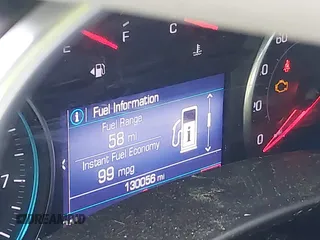 2020 Chevrolet Equinox LT z VIN 2GNAXKEVXL6191672, wystawiony jako IAAI lot #41903474 z przebiegiem 130 056 mil mil oraz . Historia ofert i sprzedaży dostępna na DreamBid. Obrazek 7.