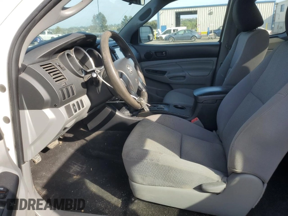 2013 Toyota Tacoma z VIN 5TFTX4CN3DX028556, wystawiony jako Copart lot #53155045 z przebiegiem 154 588 mil mil oraz Szkoda całkowita • Salvage title. Historia ofert i sprzedaży dostępna na DreamBid. Obrazek 7.