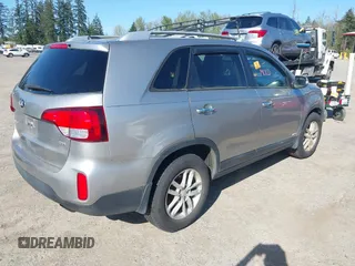 2014 Kia Sorento LX with VIN 5XYKTDA69EG522542, listed as a IAAI auction lot 42045720 with 1 mi miles. Bid and sale history available at carsss.com. Image 4.