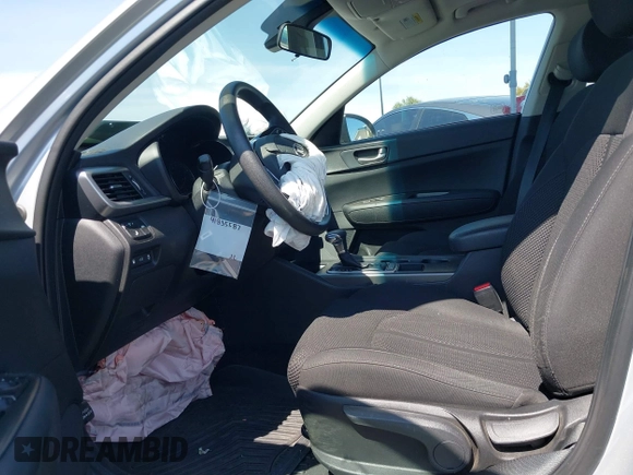 2019 Kia Optima LX with VIN 5XXGT4L3XKG355357, listed as a IAAI auction lot 41835587 with 70,802 mi miles. Bid and sale history available at carsss.com. Image 5.