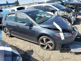 2018 Volkswagen GTI S z VIN 3VW447AU2JM281956, wystawiony jako Copart lot #50952245 z przebiegiem Nie podano mil oraz Czysty tytuł • Clean title. Historia ofert i sprzedaży dostępna na DreamBid. Obrazek 4.