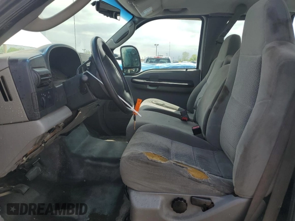 2006 Ford F-250 XL z VIN 1FTSX21556EC90337, wystawiony jako Copart lot #56307825 z przebiegiem 152 754 mil mil oraz Szkoda całkowita • Salvage title. Historia ofert i sprzedaży dostępna na DreamBid. Obrazek 7.
