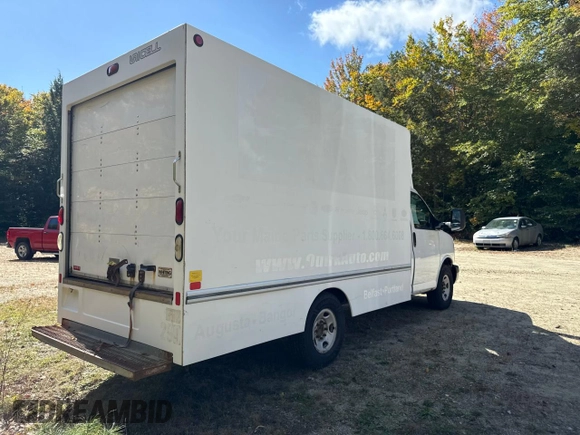 2014 Chevrolet Express Commercial z VIN 1GB0G2CG8E1143526, wystawiony jako Copart lot #75367264 z przebiegiem 396 638 mil mil oraz Czysty tytuł • Clean title. Historia ofert i sprzedaży dostępna na DreamBid. Obrazek 4.
