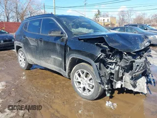 2022 Jeep Compass Latitude Lux with VIN 3C4NJDFBXNT236197, listed as a IAAI auction lot 41663973 with 25,530 mi miles and . Bid and sale history available at DreamBid. Image 1.