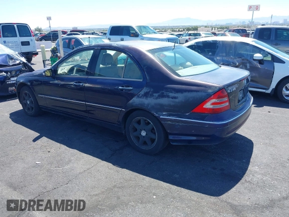 2003 Mercedes-Benz C 240 z VIN WDBRF61J43E010505, wystawiony jako IAAI lot #42353033 z przebiegiem Nie podano mil oraz . Historia ofert i sprzedaży dostępna na DreamBid. Obrazek 3.