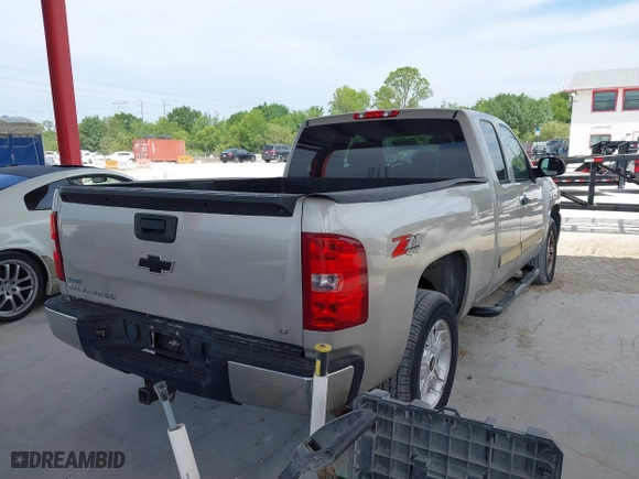 2009 Chevrolet Silverado 1500 LT with VIN 1GCEK29089Z273937, listed as a IAAI auction lot 41880478 with 144,682 mi miles. Bid and sale history available at carsss.com. Image 4.